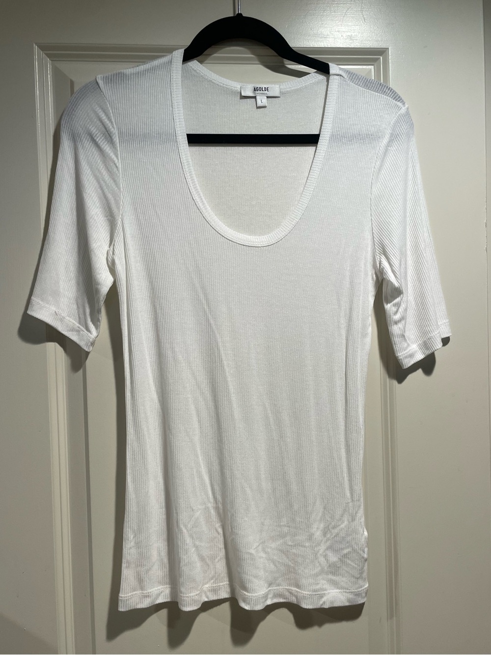 AGOLDE Kate Fluid Rib Scoop-Neck Tee in white